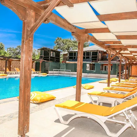 מלון Salinas Wooden Houses אולימפוס