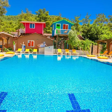 Hotel Salinas Wooden Houses